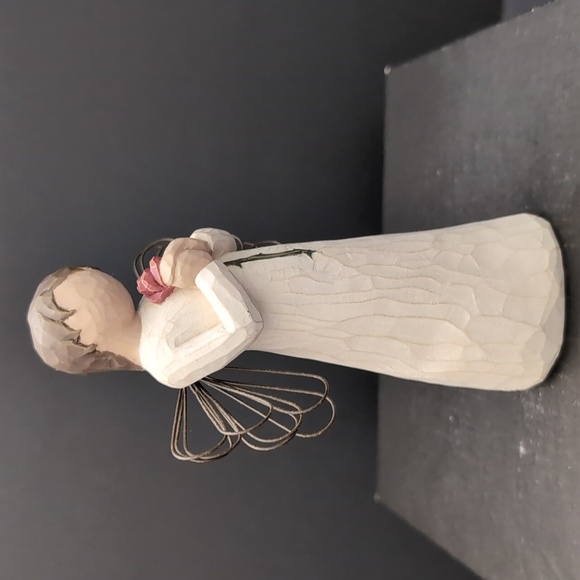 Willow Tree 2002, Loving Angel Figurine. - Picture 2 of 7